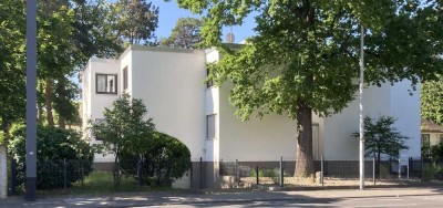 Charmante, gut geschnittene 3-Zimmer-Wohnung mit Balkon und Tiefgaragenplatz zentral in Gonsenheim