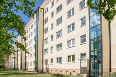 Familienwohnung mit Aufzug, Balkon und Einbauküche!
