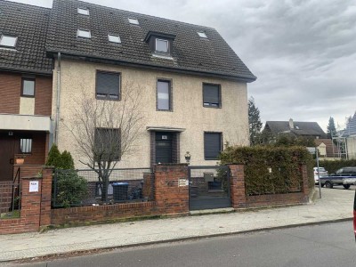 Erstbezug nach Sanierung: freundliches Haus mit 16 Zimmern in Berlin
