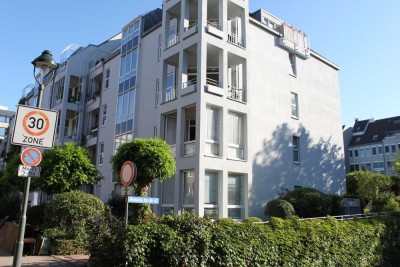 Großes sonniges Appartement in bester Lage, Rheinnähe, EBK, ruhig, prov. frei