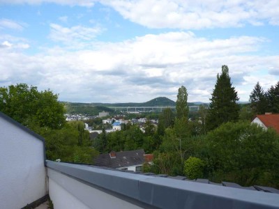 EXKLUSIVE PENTHOUSE WOHNUNG IN SACKGASSE AM WALDRAND MIT PANORAMABLICK AHRTAL