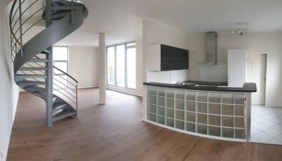 Wunderschöne 2,5 Zimmer Maisonette Wohnung mit Einbauküche