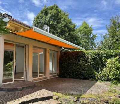 Geräumige, günstige und vollst. renovierte 8-Zimmer-Doppelhaushälfte mit geh. Innenausstattung