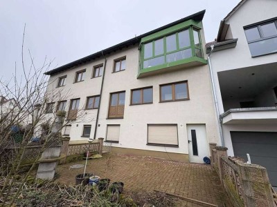 Platz für neue Wohnideen! Großzügiges Wohn- und Geschäftsgebäude in Bergrheinfeld zu verkaufen
