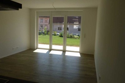 Neuwertige 2-Zimmer-Wohnung mit Balkon und Einbauküche in Marktheidenfeld