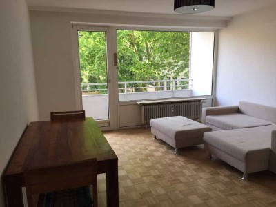 Von privat: 49 qm, 2 Zimmer mit ruhigem Balkon im Hinterhof mit Südlage, frei lieferbar