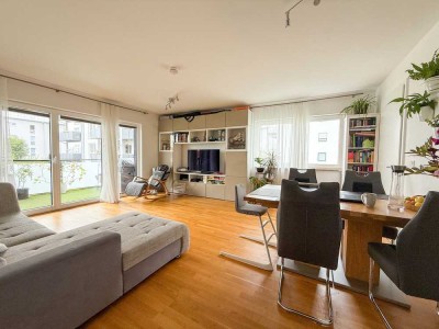 Hochwertig und modern! Lichtdurchflutete 4-Zimmer OG-Wohnung mit großem Balkon u. TG-Stellplatz