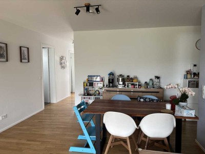 4 Zimmern Wohnung mit Garten und 2 Stellplätze
