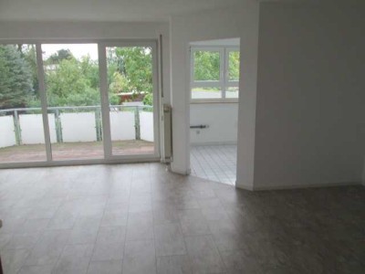 schöne Wohnung im Grünen mit Balkon und EBK