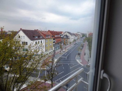 helle 3 Zimmer Wohnung mit französischen Balkon ab 01.09.24 oder n.V., 90/105m², 4 OG, 595,-€ kalt