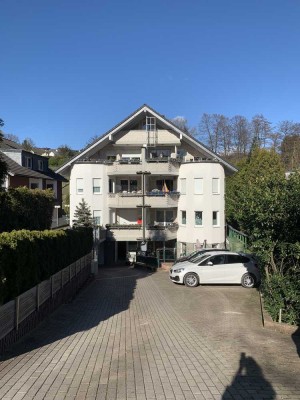 Stilvolle 4-Raum-Wohnung mit Balkon in Overath