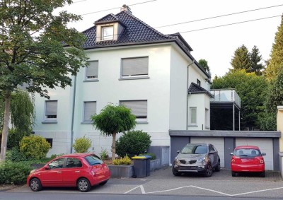 Stilvolle, modernisierte 2-Raum-Wohnung, gehobene Innenausstattung mit Balkon in Solingen