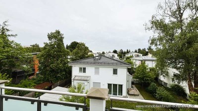 Neuwertige 5-Zimmer-Dachgeschoss-Maisonettewohnung in zentraler Lage von München-Fürstenried!