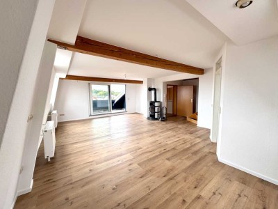 3 Zi Maisonette Wohnung in komplett modernisiertem Mehrfamilienhaus