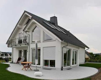 Modernes Haus in traumhafter Lage,  direkter S-Bahn Anschluss nach Bad Homburg und Frankfurt