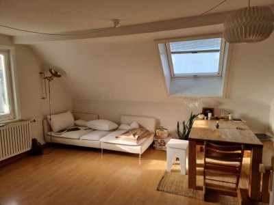 Helle 3-Zimmer Wohnung in Stuttgart-Botnang in einem frei stehenden gepflegten Dreifamilienhaus