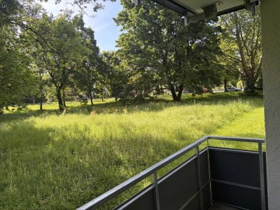 Helle 2-Zimmer-Erdgeschosswohnung mit Blick ins Grüne