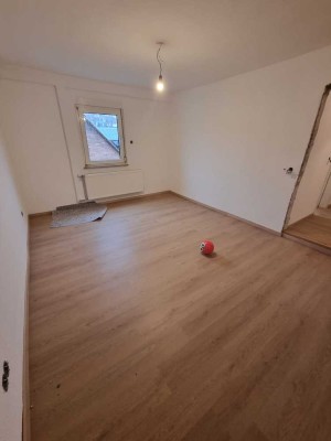 Geräumige 7-Zimmer Wohnung in Mömbris