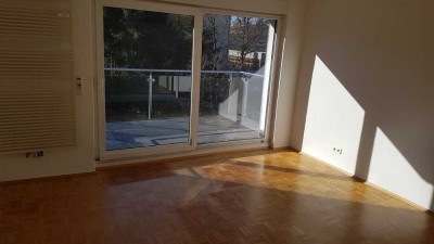 Helle und großzügige 5-Zimmer-Wohnung mit Balkon und EBK in Hannover