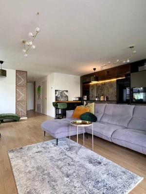 Exklusive möblierte 3,5-Zimmer-Wohnung mit großem Balkon und EBK in