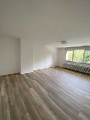 Gepflegte 4ZKB-Penthouse-Wohnung mit Terrasse und zwei Balkonen!