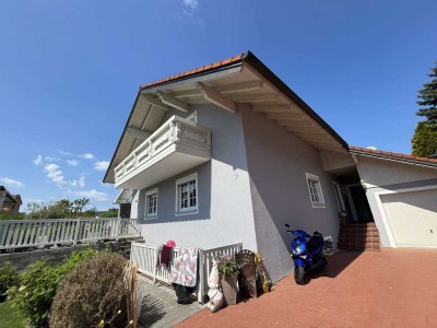 Gemütliche Doppelhaushälfte mit Garten und Terrasse in Rödental-Einberg!
