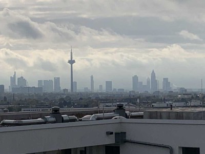 Kapitalanlage! Vollmöbliertes Penthouse mit Skyline-Blick und großer Dachterrasse