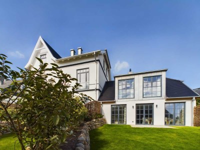 Villa  in Toplage in Wenningstedt mit Meerblick