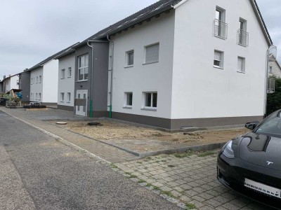 Exklusive, neuwertige 4-Zimmer-Wohnung mit Balkon in Zolling
