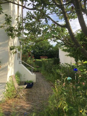 Freistehendes Einfamilienhaus mit großem Garten