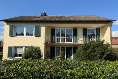 Elegante Stadtresidenz - Zweifamilienhaus mit Garten, Garage und modernster Technik