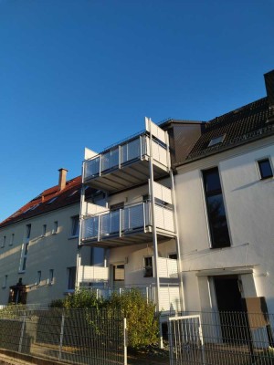 Schöne modernisierte 145 qm 5-Raum- Etagenwohnung mit Einbauküche in ruhiger Lage in Zwickau