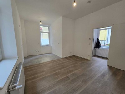 Erstbezug nach Grundsanierung!
Moderne, zentrale 2-Zi.-Wohnung