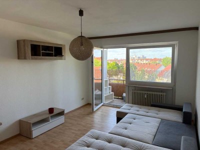 Gepflegte und schöne 3-ZKB Wohnung mit Balkon, Tageslichtbad, PKW-Stellplatz, etc.