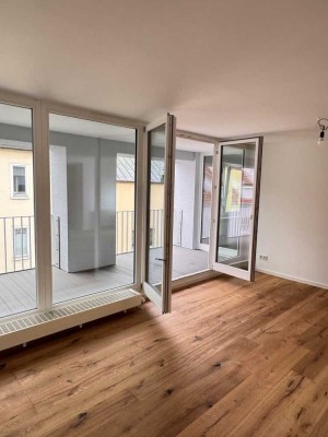 Erstbezug nach Sanierung mit Balkon: Freundliche 3-Raum-Wohnung mit geh. Innenausstattung