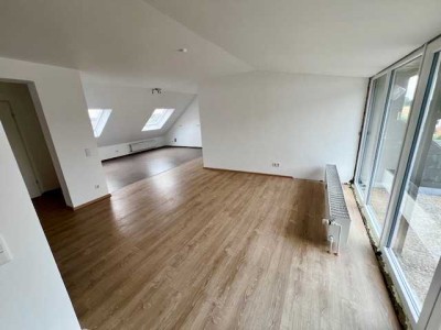 Schöne fünf Zimmer Wohnung in Darmstadt, Wixhausen