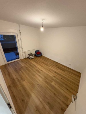 Geschmackvolle 2,5-Zimmer-EG-Wohnung mit gehobener Innenausstattung mit Balkon in Essen