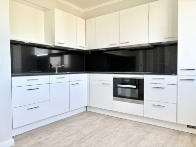 Luxus 3-Zimmer-Wohnung mit hochwertiger Einbauküche in Rostock-Lichtenhagen