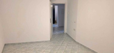 Stilvolles WG Zimmer.( zweier wg) 1-Raum-Wohnung in Reutlingen
Telefon : 0172-1594999