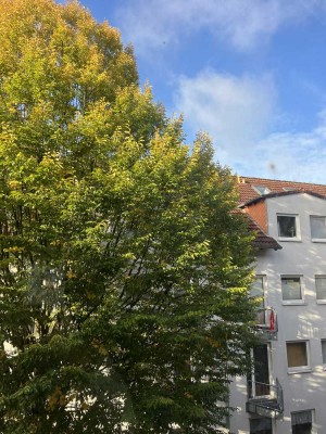 Zentrale & helle 2 Zi. Wohnung mit Balkon zum Innenhof