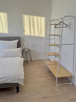 3-Zimmer-Wohnung mit offener Einbauküche, Gäste-WC, HWR, Dachboden & Gartenmitbenutzung