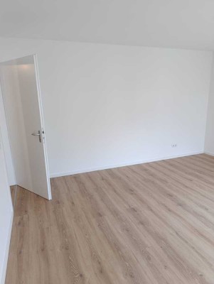 Erstbezug nach Sanierung: ansprechende 2-Zimmer-Wohnung mit Balkon in Mainz