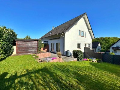 Moderne Maisonette-Wohnung in mediterranem Stil mit sonnigem Traumgarten