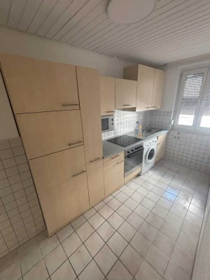 Erstbezug nach Sanierung mit Balkon und EBK: Geschmackvolle 3-Raum-Erdgeschosswohnung in Heilbronn