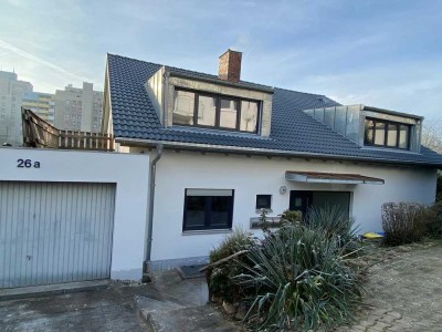 Erstbezug 4-Zi-DG-Whg mit Küche und Balkon in Gerbrunn *WG geeignet*