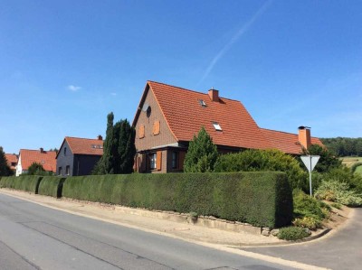 2 Häuser auf 3650 qm Grundstück einschl. Bauplatz
