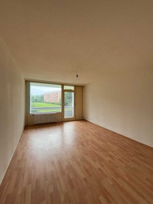 Großzügige 2-Zimmer-Wohnung mit Loggia in Mettenhof zu mieten