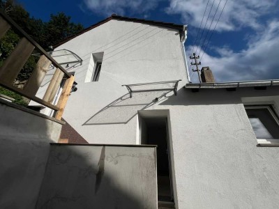 Erstbezug nach Rundum-Renovierung – genießen Sie Ihren Balkon mit Ausblick!
