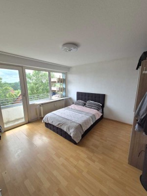 Charmante 2 2/2-Zimmer-Wohnung mit Balkon und Loggia sowie einem fantastischen Ausblick
