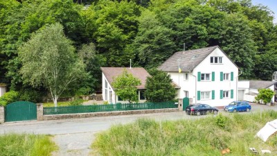 Familienhaus vereint historischen Charme mit modernem Wohnkomfort | Garten | Garage | Feldrandlage